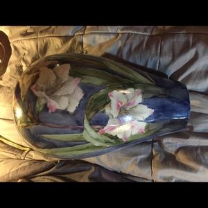 Belleek willets vase